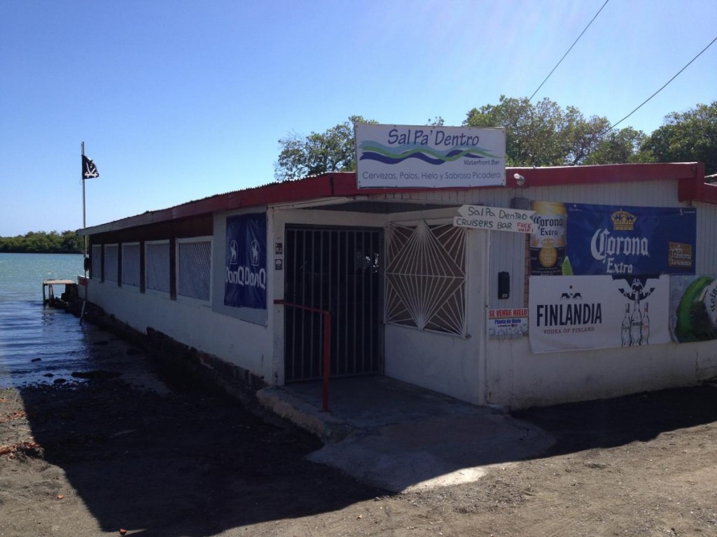 Sal Pa' Dentro: The Cruiser's Bar